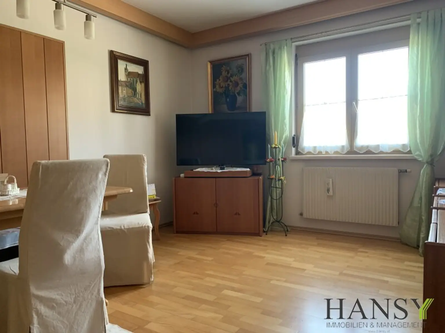 Großzügiges, bezugsfertiges Traumhaus mit Baugrund, Doppelgarage und Gartenidylle