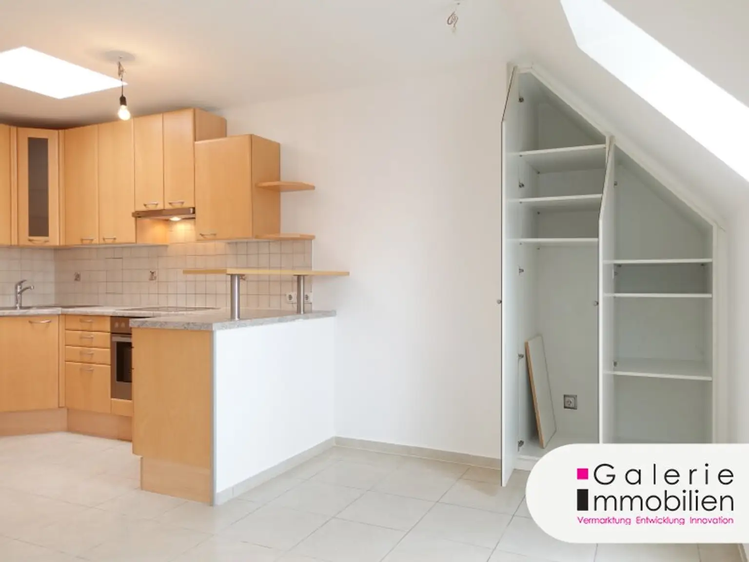 VIDEO: Sehr schöne 4-Zimmer-Maisonette, 3er-WG-geeignet, mit Fernblick und Garage!