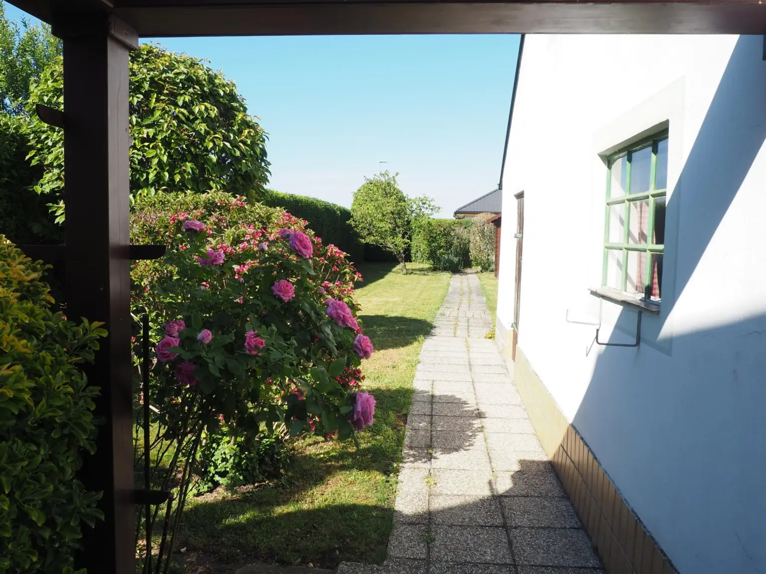 Nebengebäude-Garten