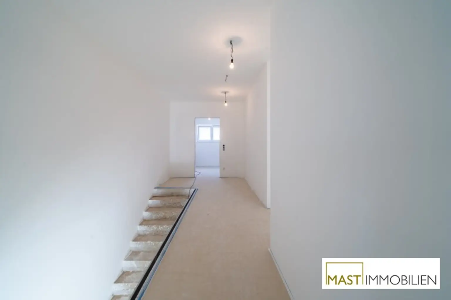 5-Zimmer Reihenhaus in Strasshof in Zentrumslage – Wohnen im Grünen bei Wien!