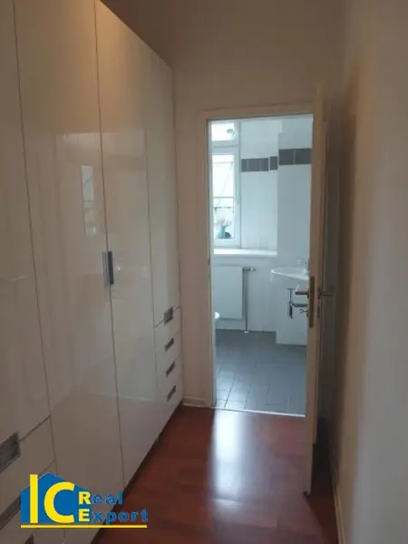 Großzügige Stadtwohnung im Biedermeierhaus, –schön, gepflegt und mit Garage!