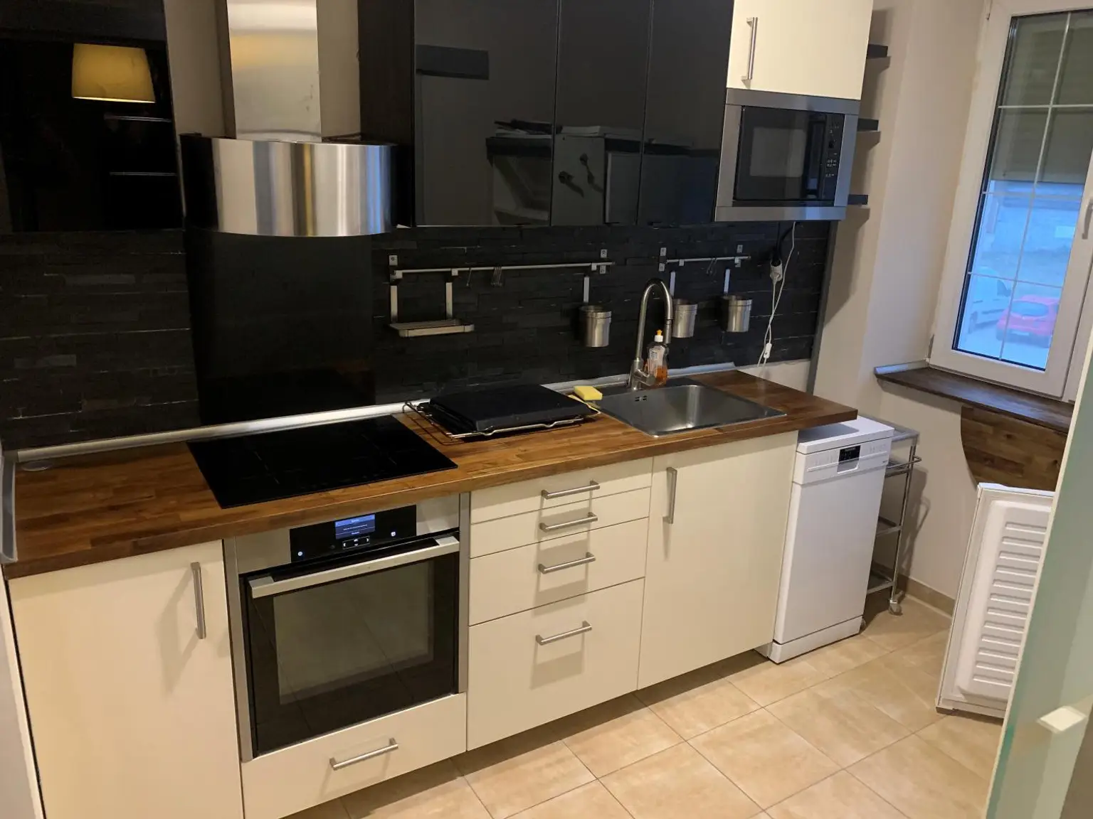 Charmante, vollmöblierte 1-Zimmer-Wohnung!