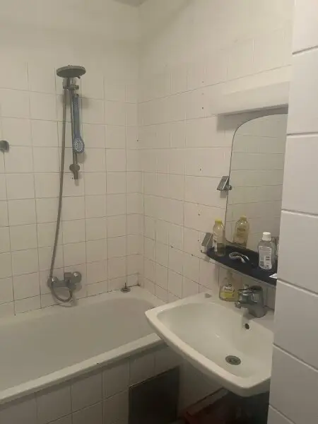 Bezaubernde 2-Zimmer-Wohnung mit KFZ-Stellplatz in Top-Lage des 4. Bezirks