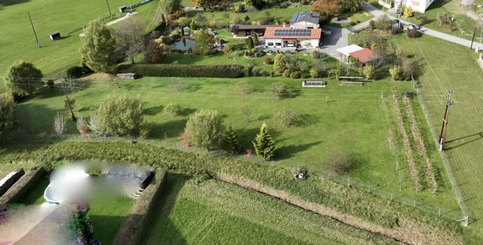 -- ZAUBERHAFT -- Neustift b.GS !! Paradiesisches Anwesen in beschaulicher Ortslage mit ca. 5.800 m2 Eigengrund + ca. 6.200 m2 Wald !!