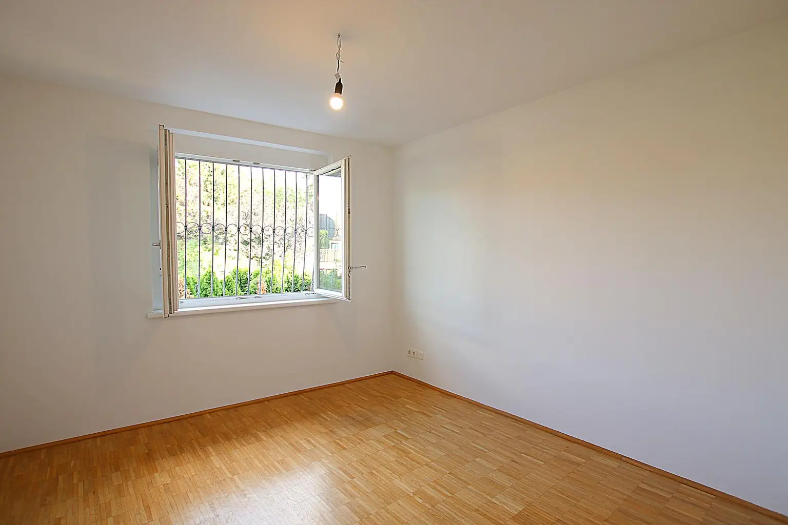 Panoramablick beim Park - großzügige 3-Zimmer Wohnung in Bestlage:  grün, ruhig, hell!