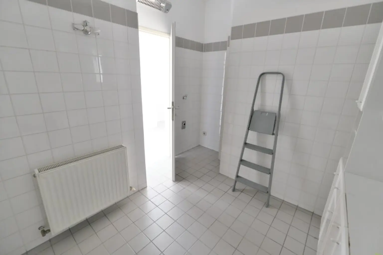 Nähe Innenstadt, Radetzkyplatz, UNBEFRISTETE Dachwohnung 3 Zimmer