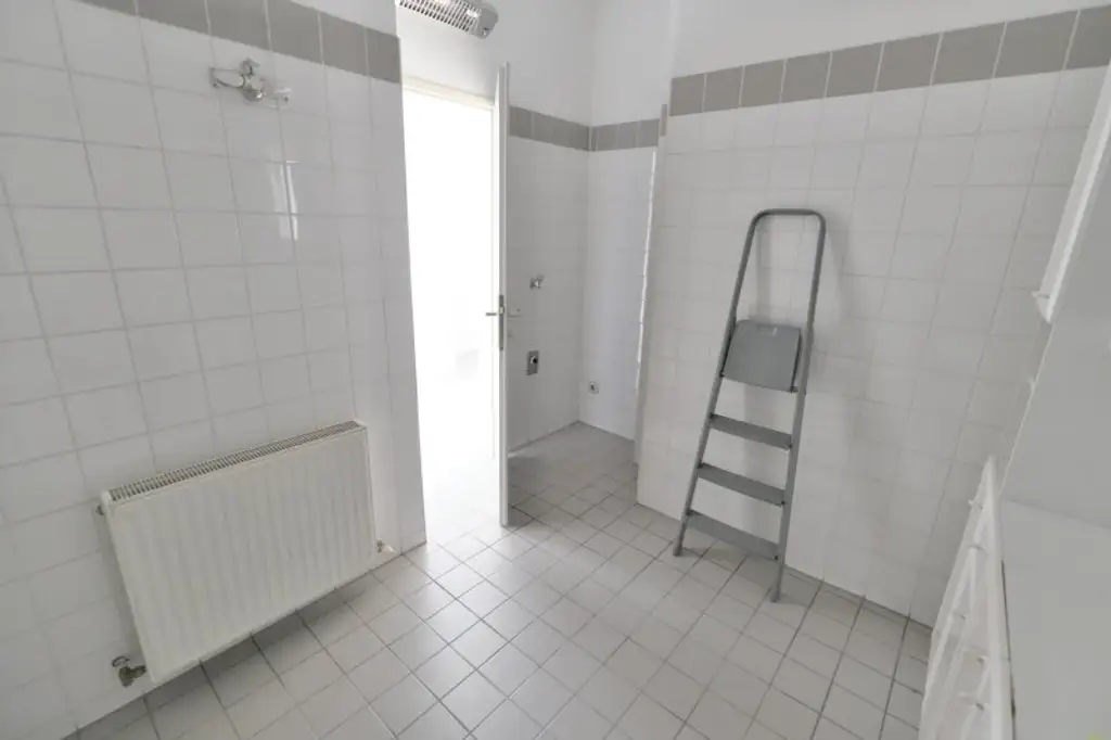 Nähe Innenstadt, Radetzkyplatz, UNBEFRISTETE Dachwohnung 3 Zimmer