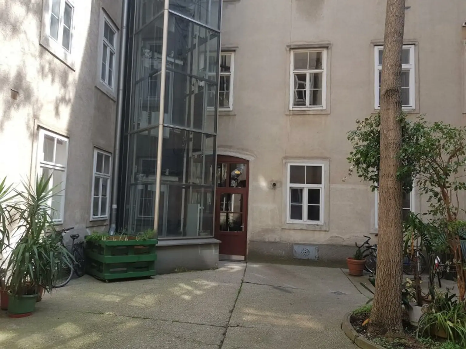 NEU RENOVIERT -  Bürofläche/Ordination Nähe Votivkirche!