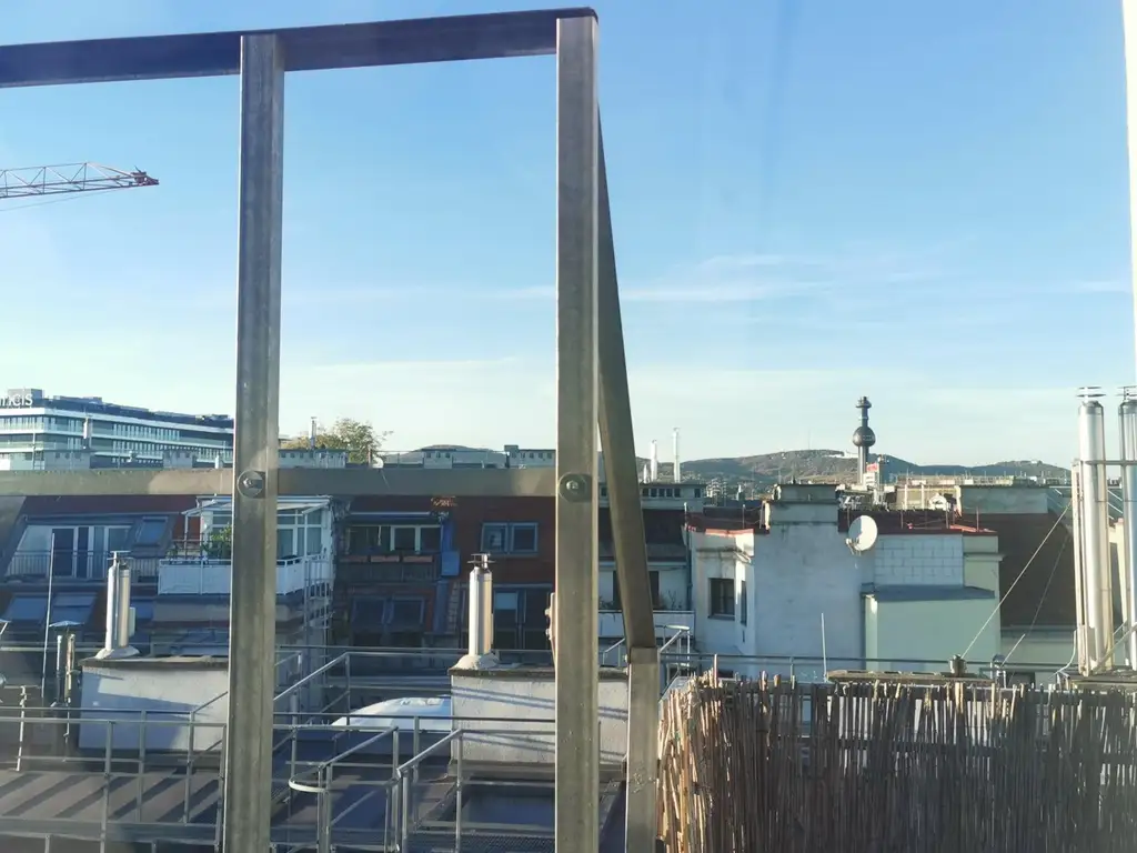 2 Zi.-DG-Maisonette in Top-Lage an Single oder Pärchen zu vergeben.