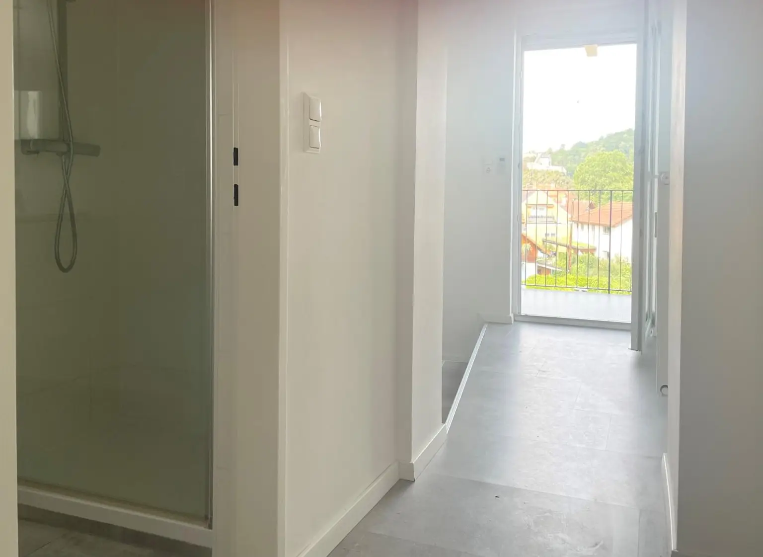 Modern sanierte Dachgeschosswohnung mit hochwertiger Klimaanlage