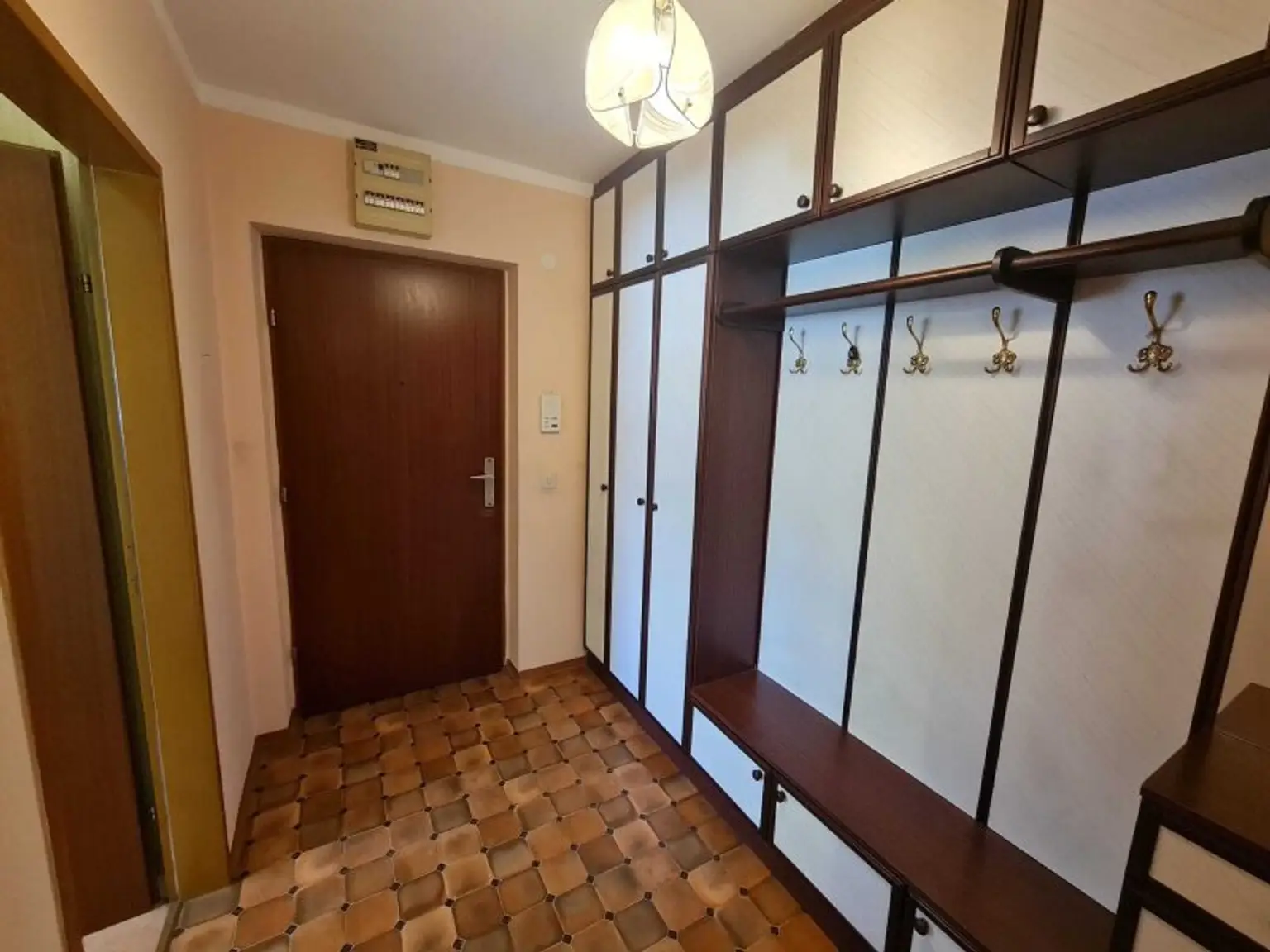 Tolle 4-Zimmer-Wohnung in Toplage von Feldkirchen – mit Loggia und eigener Garage