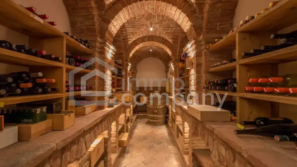 diese Villa-  ein perfektes Refugium für Menschen, mit höchstem Wohnanspruch, in privater Umgebung.