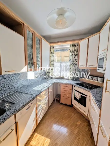 Wohnen am Mattsee: Stilvolle 4-Zimmer-Wohnung mit Balkon und Tiefgarage!