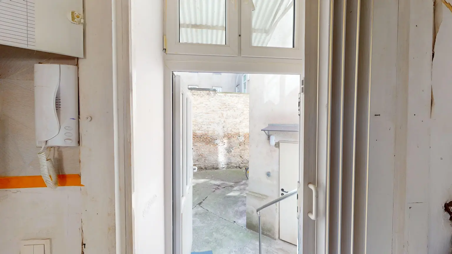 Sanierungsbedürftige Altbauwohnung I Kolonitzplatz