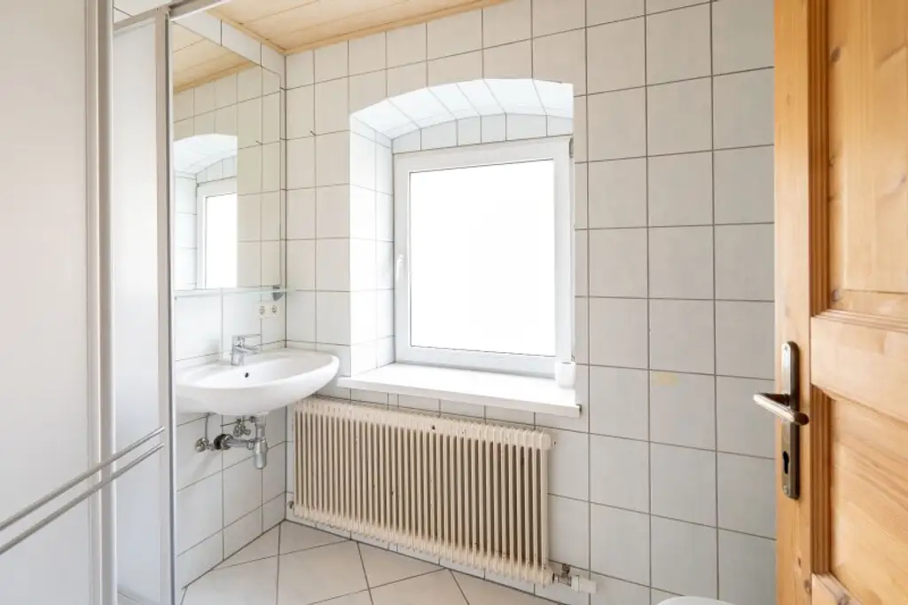 Neuhofen an der Krems, Haus mit Kleinwohnungen und Zimmer zu kaufen! PROVISIONSFREI