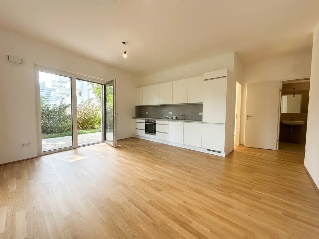 AB SEPTEMBER: HIRSCHFELD – Neuwertige 4-Zimmer-Gartenwohnung mit Terrasse
