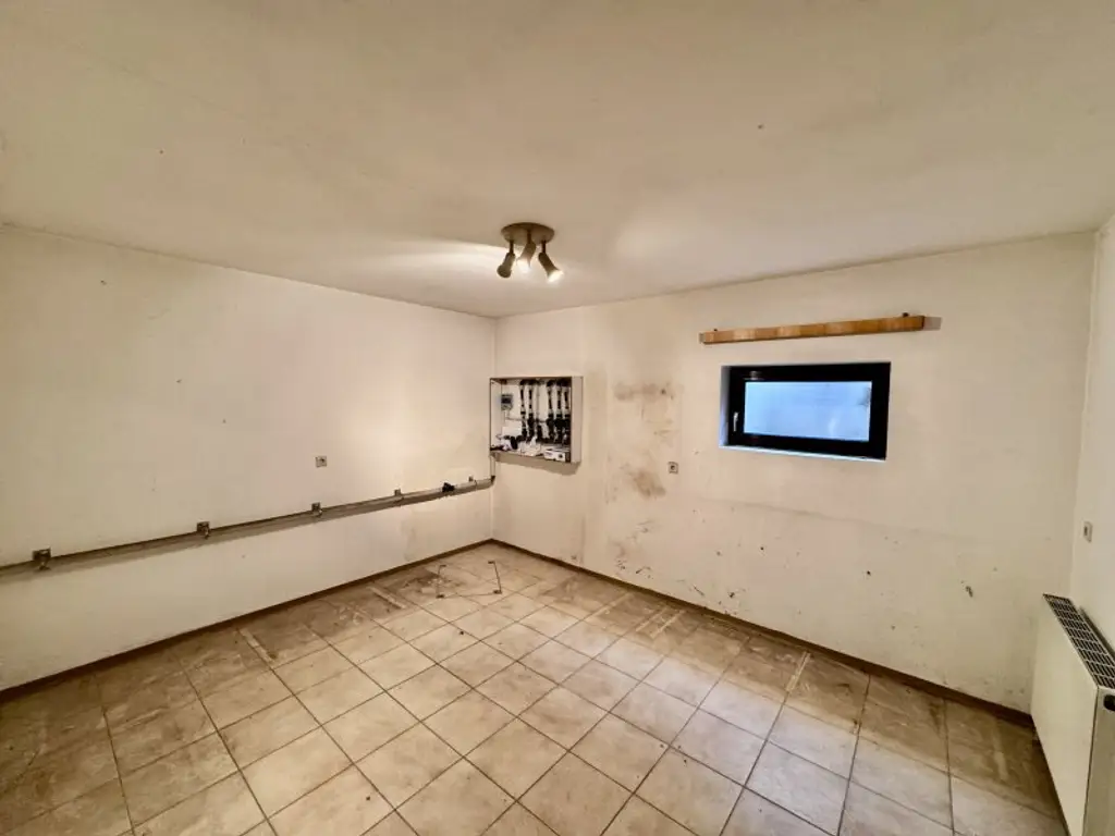 IHR NEUES ZUHAUSE - GROßZÜGIGES EINFAMILIENHAUS MIT SWIMMINGPOOL IN FLORIDSDORF