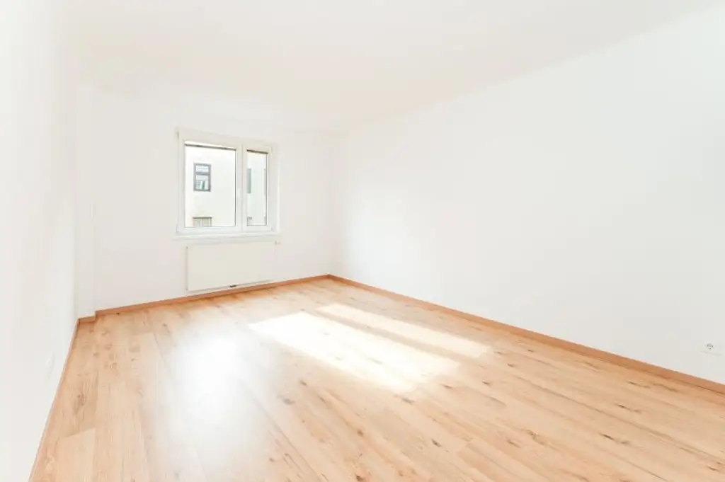 Nahe Schönbrunn! Hofseitige 2-Zimmer-Wohnung im 15. Bezirk zu vermieten!