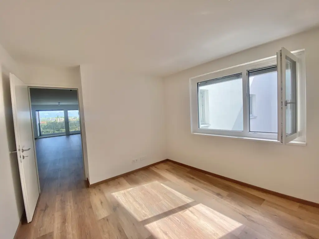 ERSTBEZUG Top Anlage Wohnung U3 2 Zimmer + Loggia - 1 bedroom apartment + loggia U3 = DAS LAURENZ=