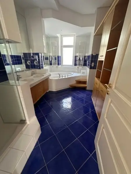 Perfekter Mix aus Wohn- und Arbeitsatmosphäre - 5 Zimmer - 183 m²