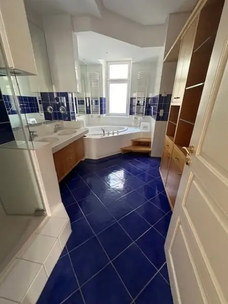 Perfekter Mix aus Wohn- und Arbeitsatmosphäre - 5 Zimmer - 183 m²