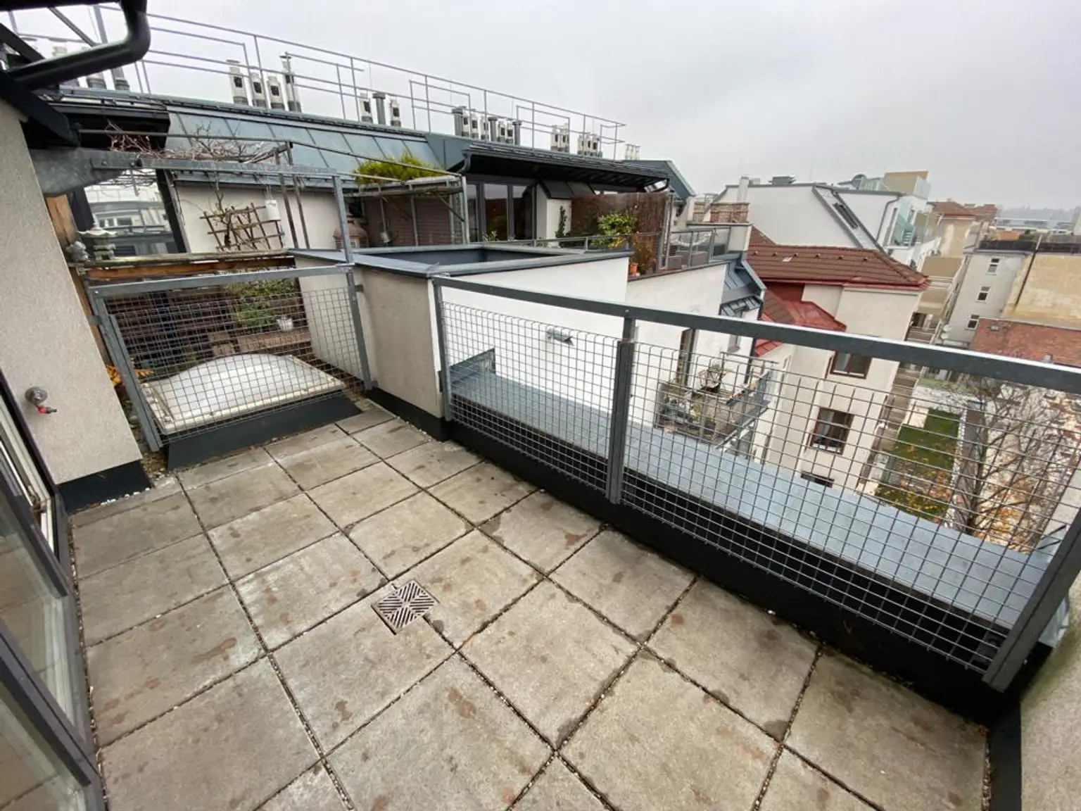 Stabile Wertanlage - befristet vermietet bis 2029 - DG Maisonette I 3 Zimmer I Galerie I Terrasse