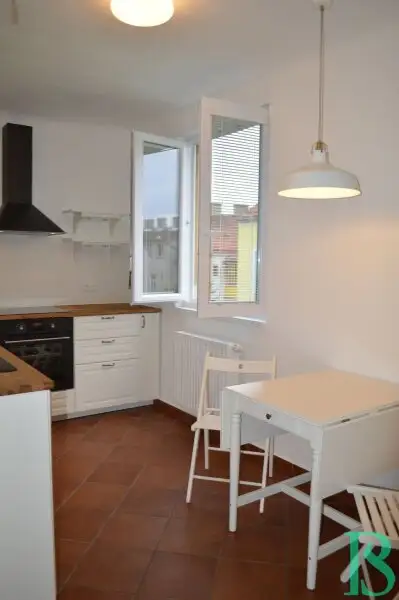 Sonnige, top renovierte 3-Zimmer Wohnung - Studenten willkommen