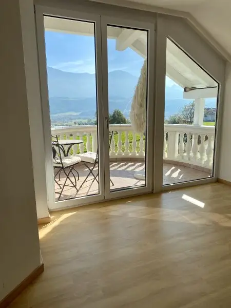 stimmige Dachgeschoßwohnung in Thaur