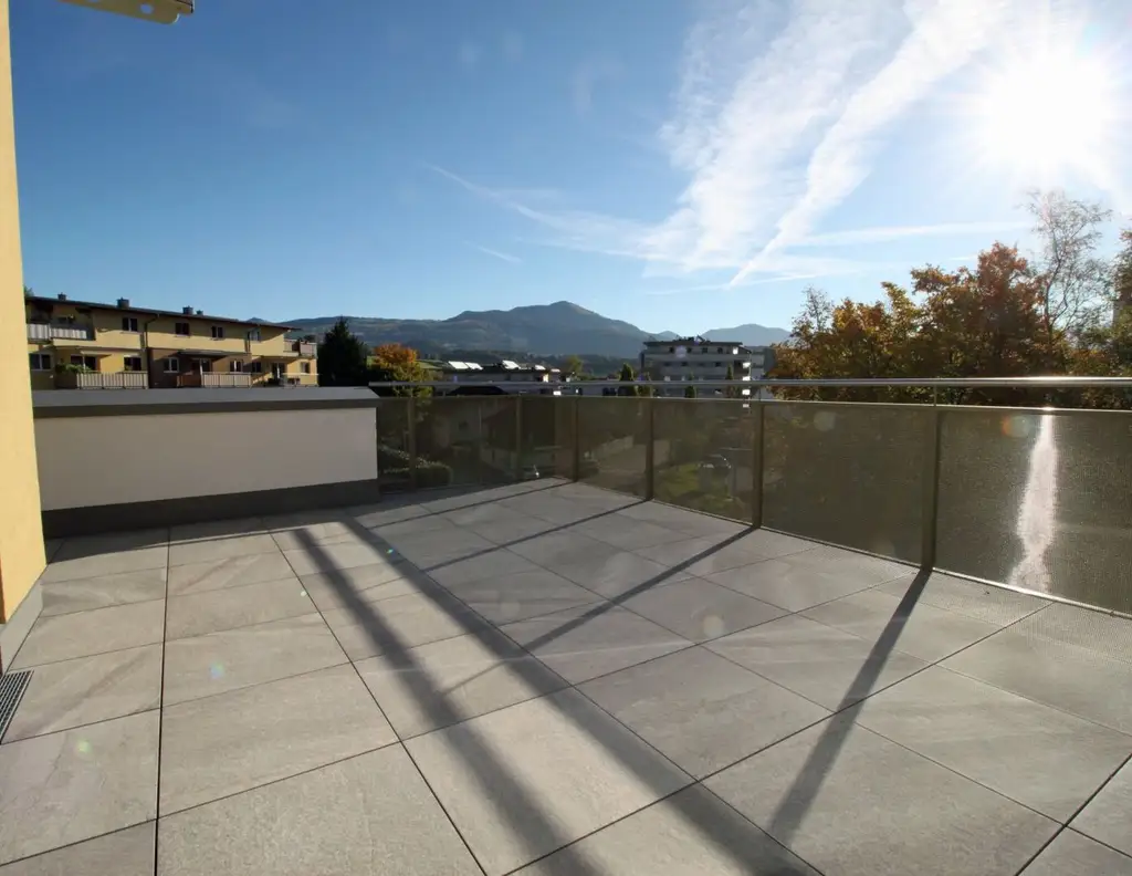 Neuwertige Dachterrassenwohnung in Hallein