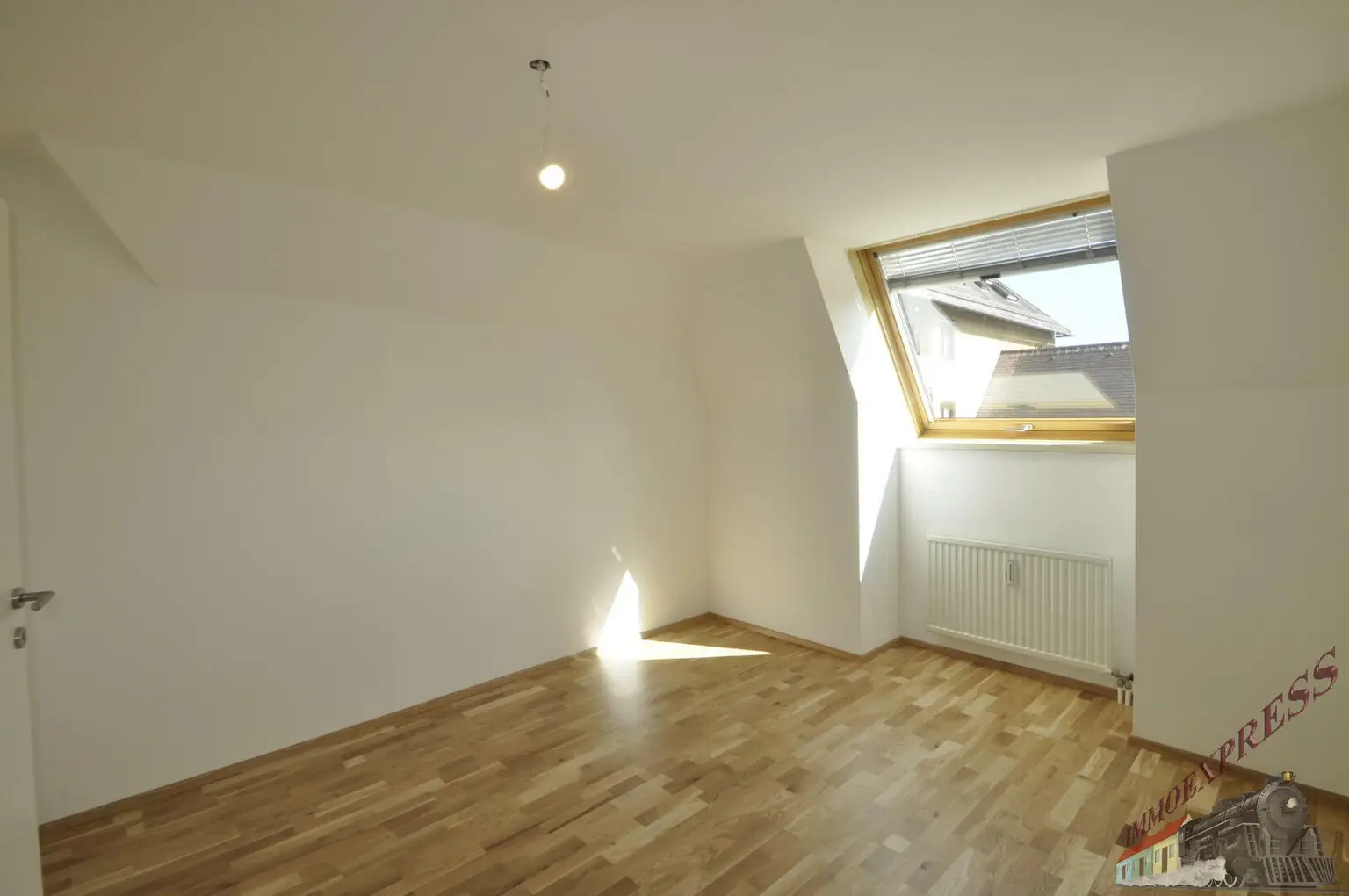 Exklusive Dachterrassenwohnung mit Tiefgarage und bester Fernsicht nähe Bühl Center (WG-tauglich)