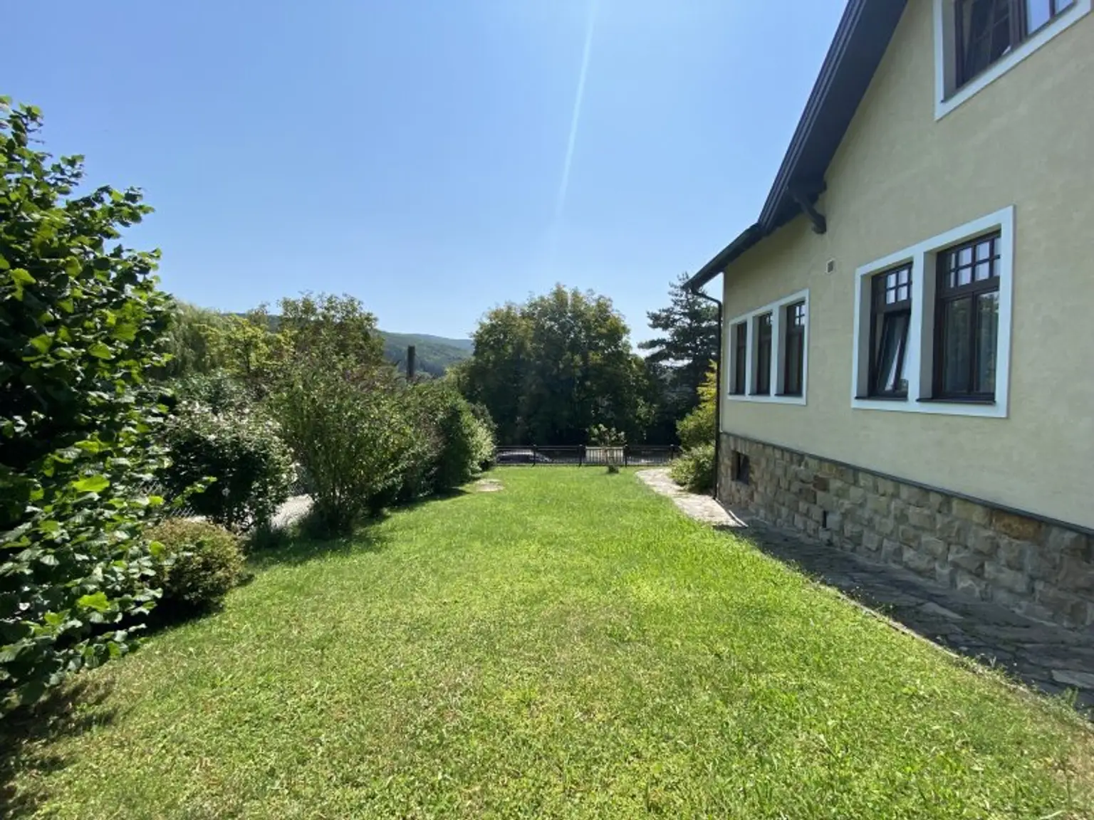 PREISREDUKTION + ALTVILLA + FERNSICHT + SONNIG + schöner GARTEN + PERFEKTE Einteilung!