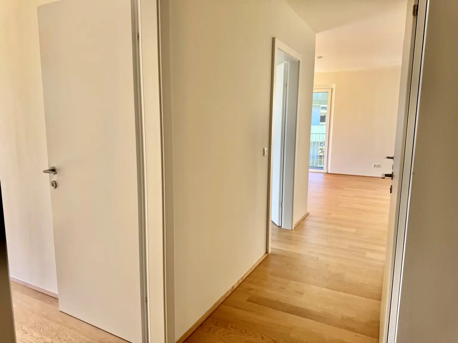 Hirschfeld: Provisionsfrei und Erstbezug - Sensationell günstige 3 Zimmer Wohnung