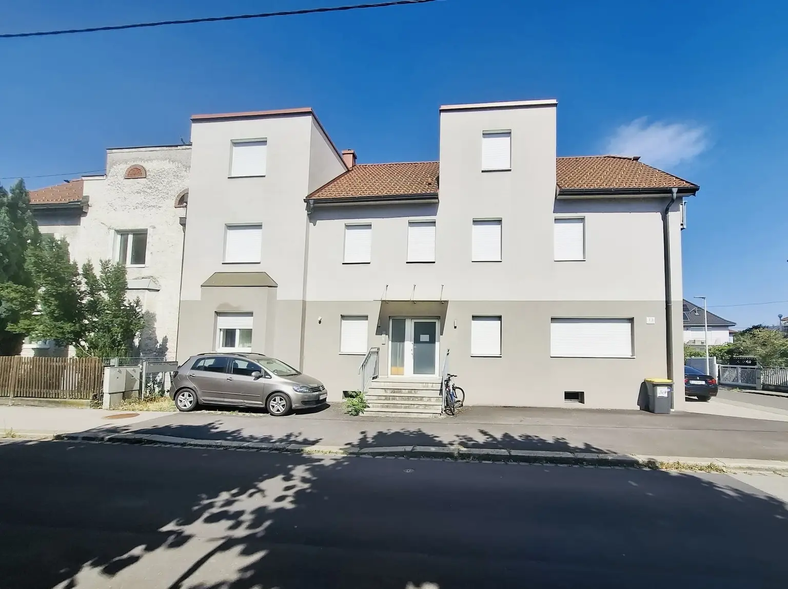 Wohnen wie im eigenen Haus – 4 Zimmerwohnung mit Eigengarten & Stellplatz in Ruhelage – PROVISIONSFREI