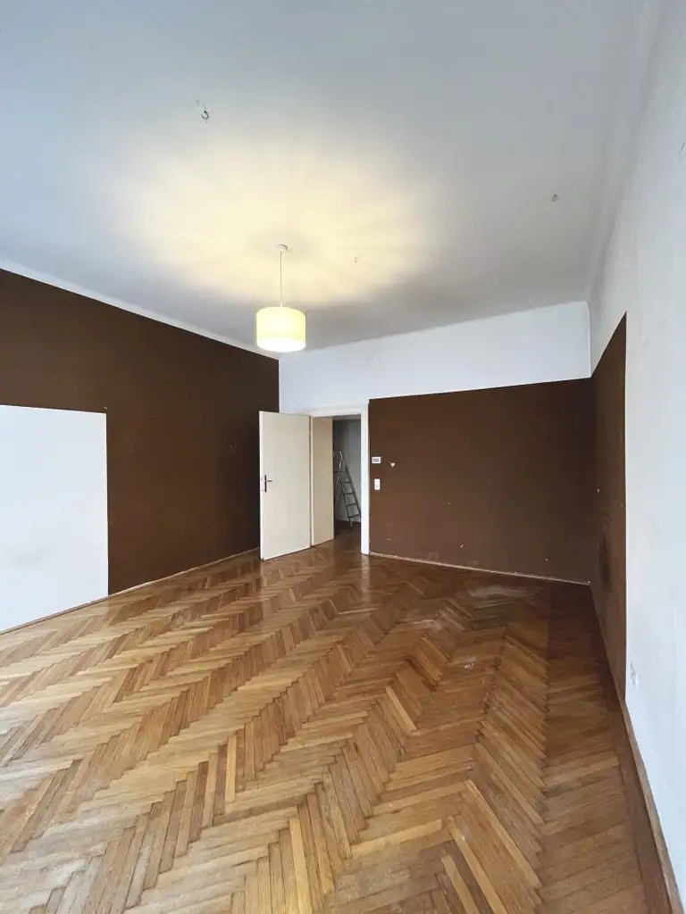 Bandgasse / Sanierungsbedürftiges Altbau(roh)juwel