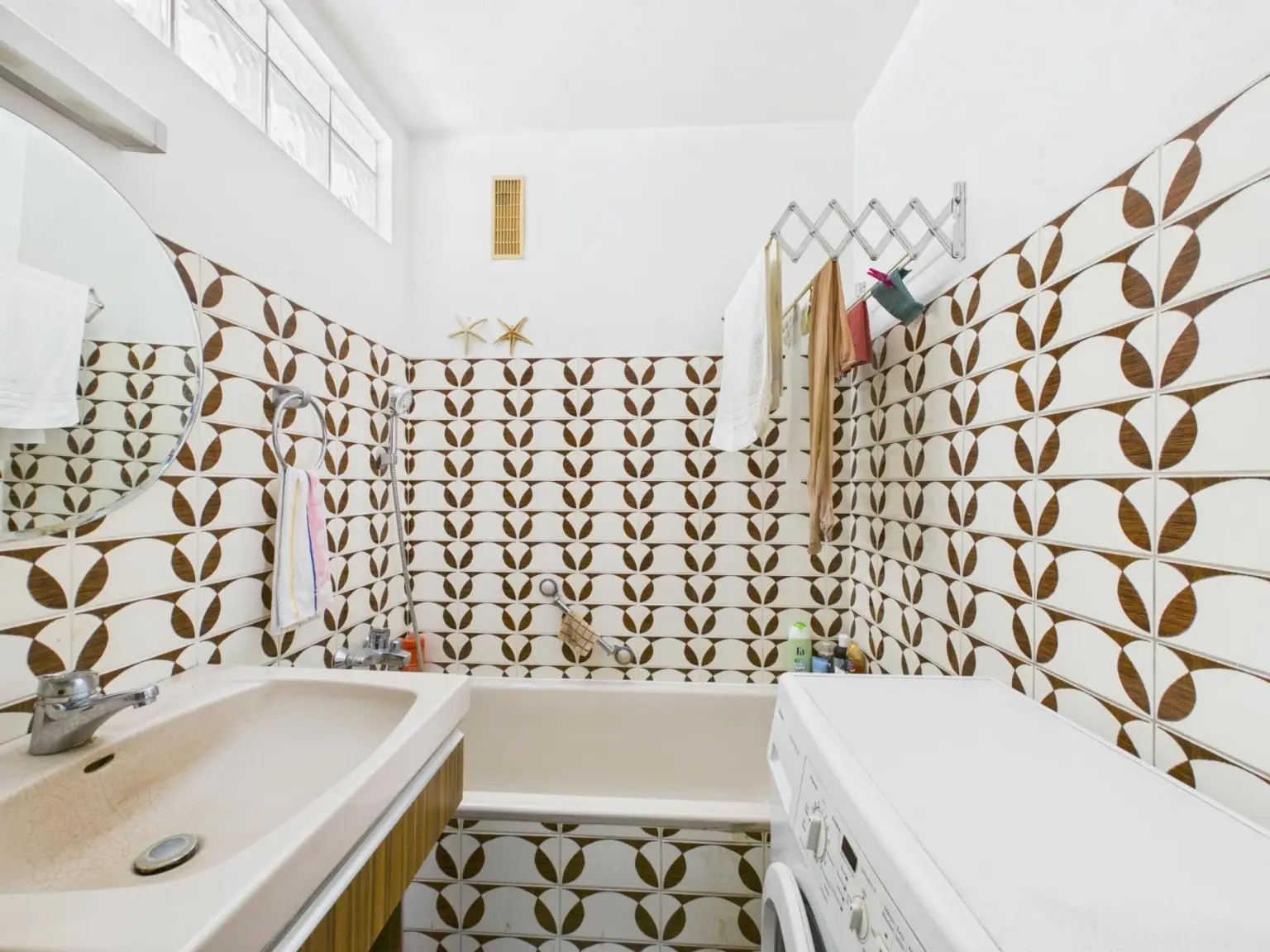 CAM04191G0-PR0088-STILL008