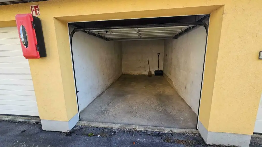 ***Elegante & sonnige Wohnung***Süd-Loggia***Garage***Tischlerküche***Ruhelage***