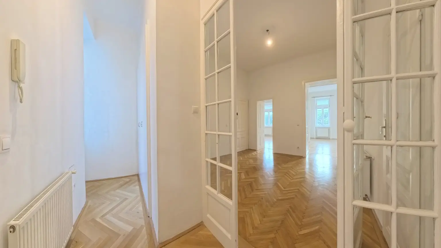 Altbau mit Charakter | 3 Zimmer, Fischgrätparkett und Grünblick am Apollopark