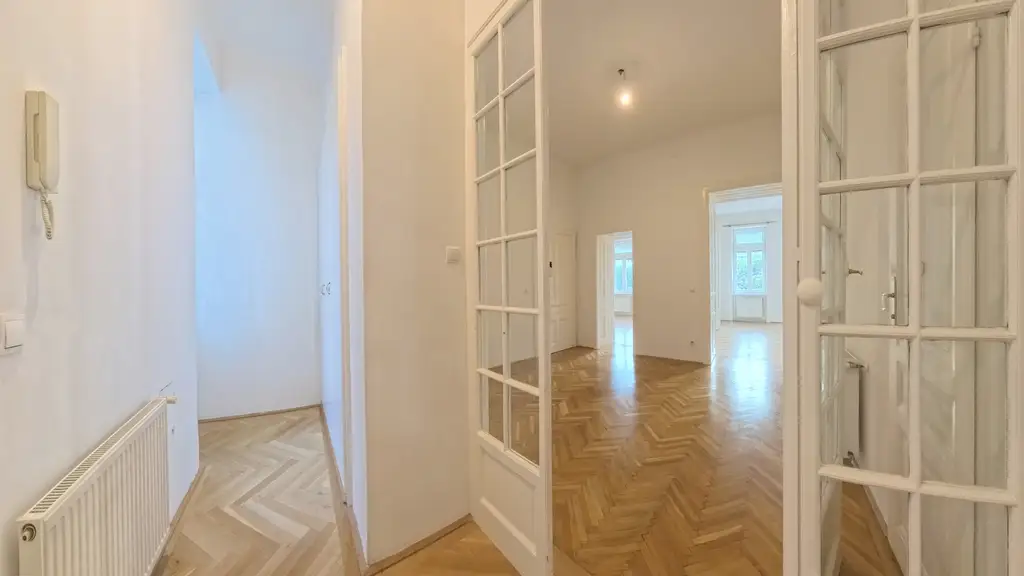 Altbau mit Charakter | 3 Zimmer, Fischgrätparkett und Grünblick am Apollopark