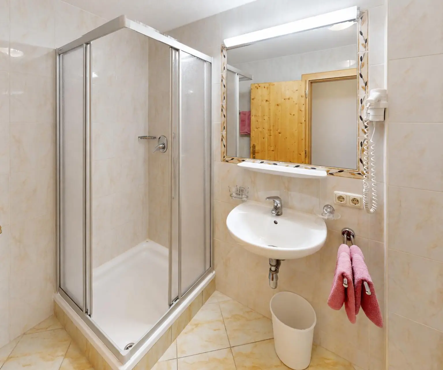 Kappl - Hotel - Badezimmer