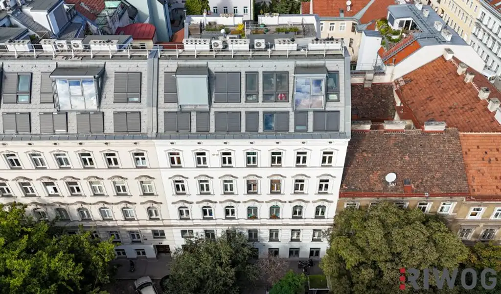 Ein unvergleichbarer Ausblick | 4-Zimmer Dachgeschoßwohnung mit hochwertiger Einbauküche | Parkplatz optional