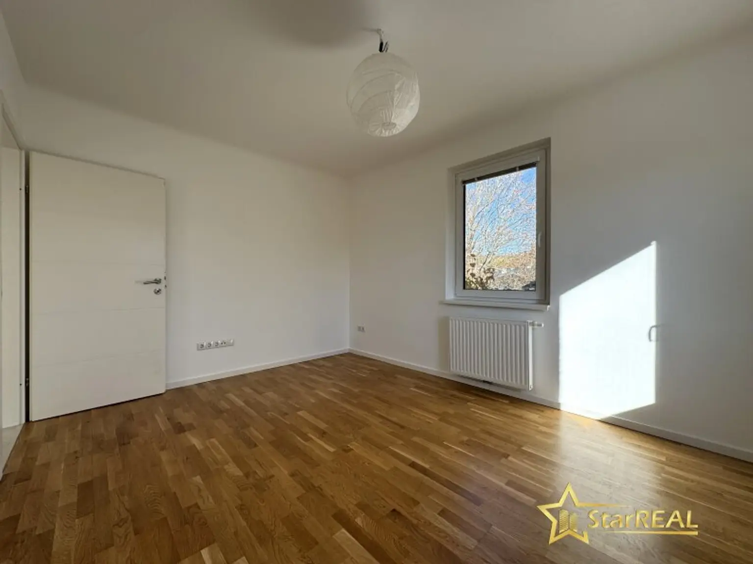 4 ZIMMER WOHNUNG IN 1130 WIEN! RENOVIERTER ZUSTAND. GEMEINSCHAFTSGARTEN.