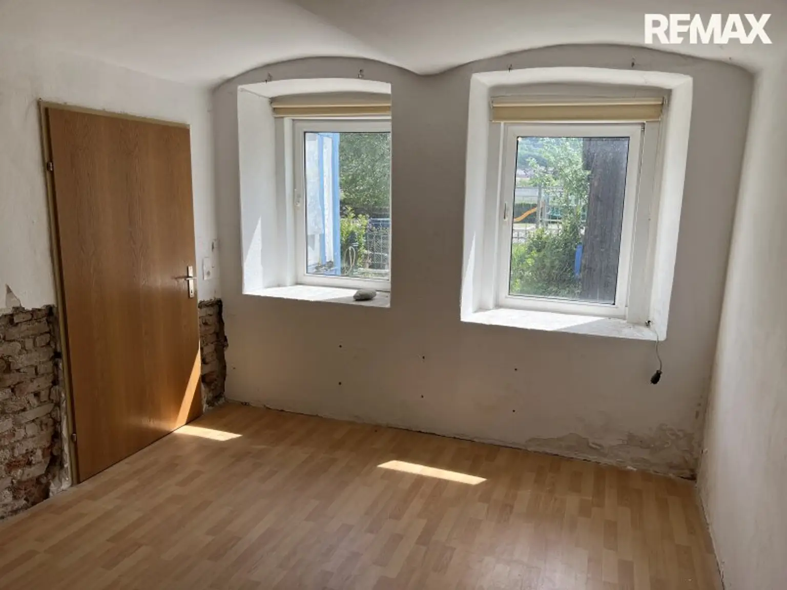 Schlossblick! Charmantes Einfamilienhaus in Gloggnitz am Silbersberg!!
