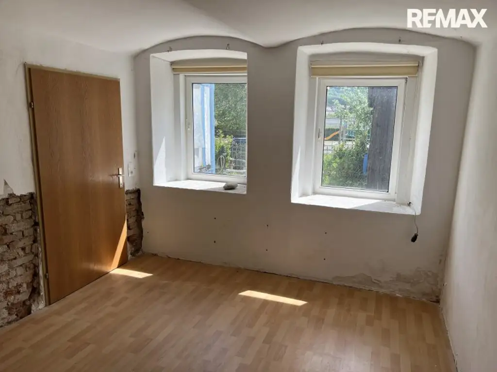 Schlossblick! Charmantes Einfamilienhaus in Gloggnitz am Silbersberg!!