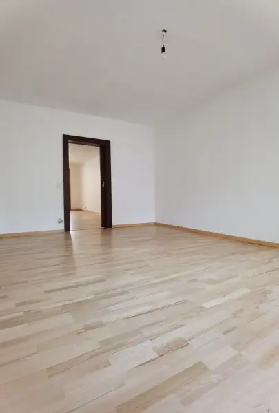 TOLLE LAGE - NEUBAUGASSE - AUSGEZEICHNETER GRUNDRISS MIT POTENZIAL