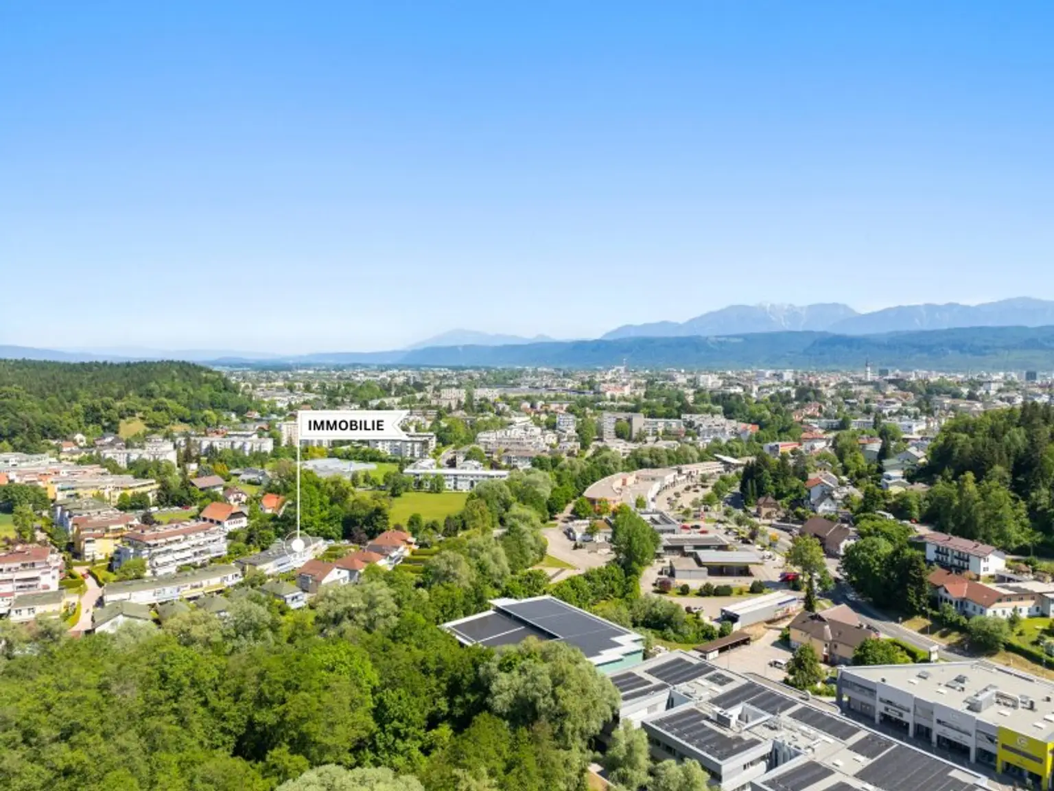 Schönes, sonniges und ruhiges Reihenhaus mit 142,00m² Nfl. und 102m² Eigengrund plus Carport und PKW-Stellplatz in Feschnig