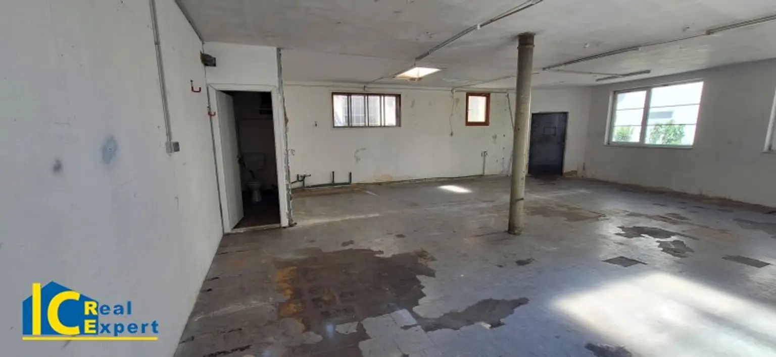 2 Zugänge, Estrich mit Linoleum