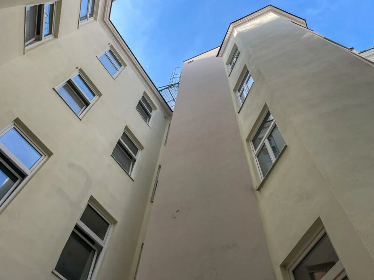 U3 "Hütteldorfer Straße": schön sanierte 2-Zimmerwohnung inkl. neuer Küche
