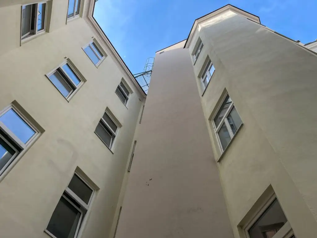 U3 "Hütteldorfer Straße": schön sanierte 2-Zimmerwohnung inkl. neuer Küche
