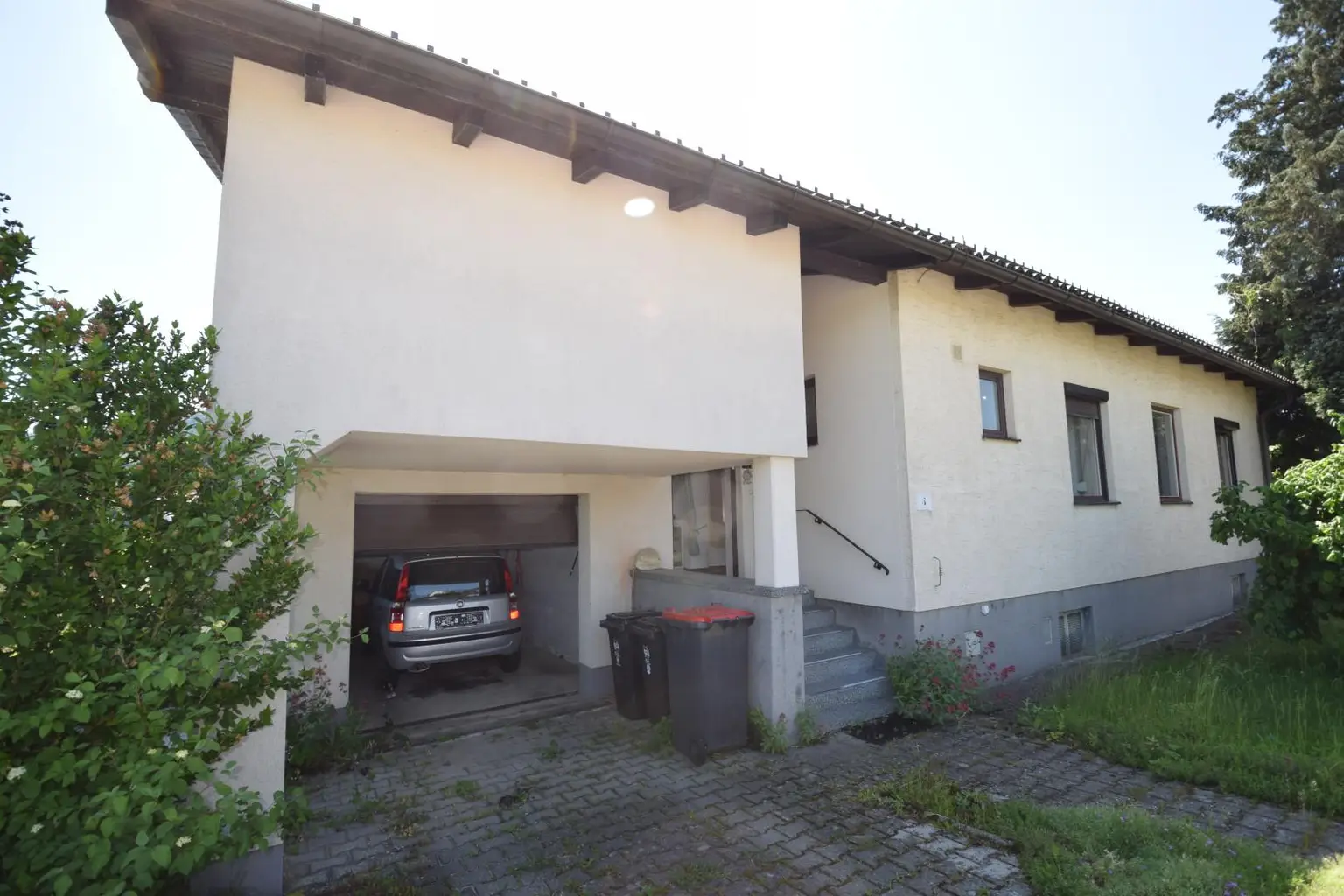 Eingang Altbau