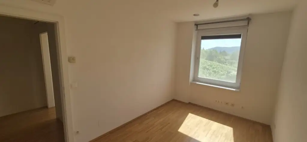 Helles Reihenhaus mit Fernblick und 2 Stellplätzen